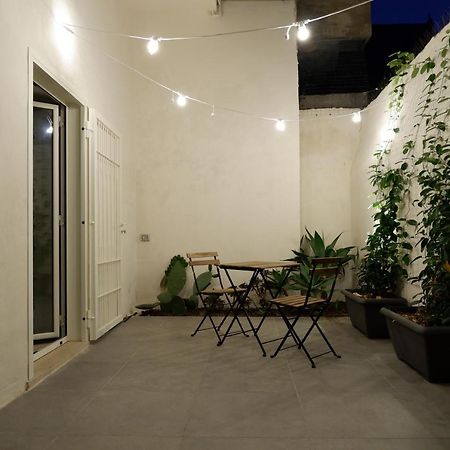 Bari Central Patio Apartment ภายนอก รูปภาพ