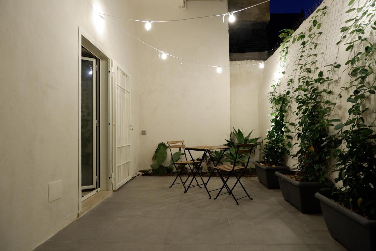 Bari Central Patio Apartment ภายนอก รูปภาพ